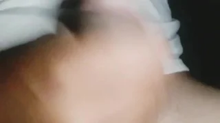 Masturbandome con fotos de mi amiga