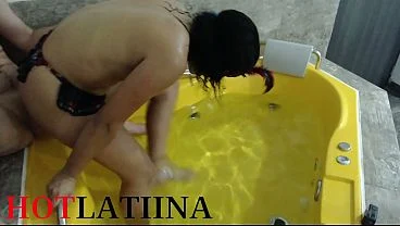 me folle una colombiana despues del colegio