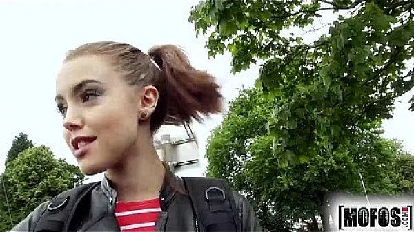 Mofos.com – Zoe Doll – Stranded Teens