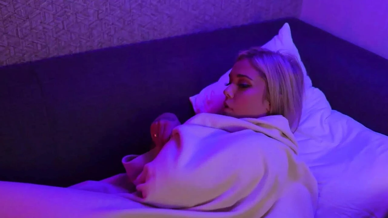 SHESEDUCEDME Sharing A Hotel Room