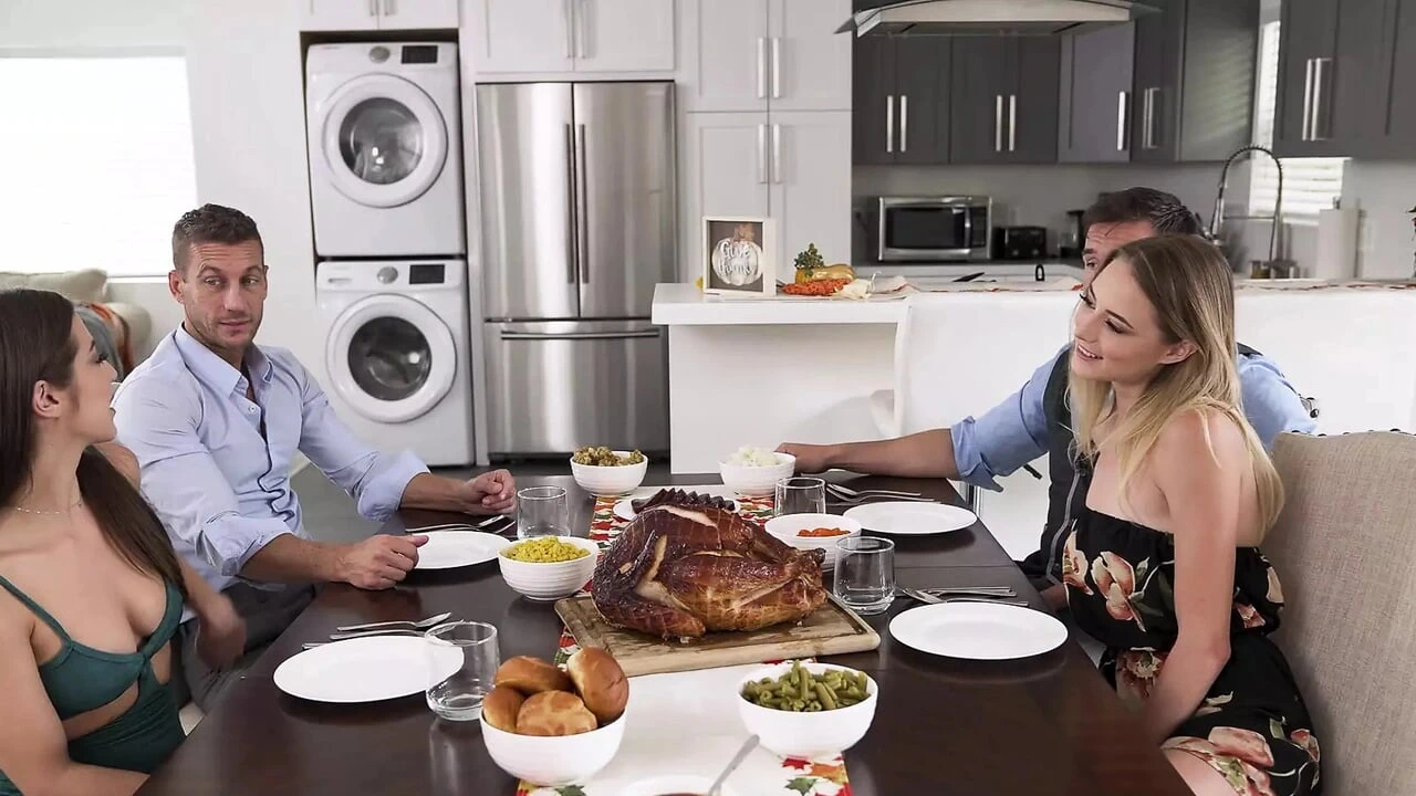Thanksgiving Turns Me On – S40:E18
