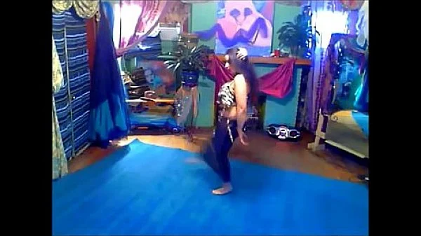 VERY SEXY ARABIC DANCE