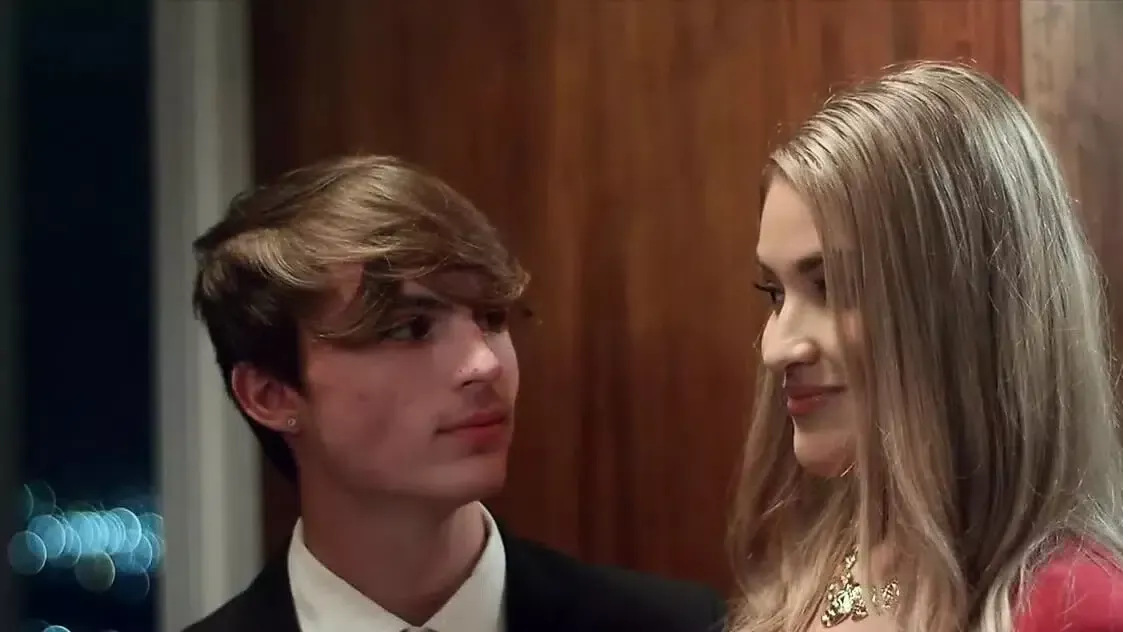 Deeper. Gorgeous gold digger is seduced by boyfriend’s dad