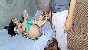 Nokrani Chori Kr Rhi Thi Malik Ne Pakad Kr Jabardasti Choda, House Maid