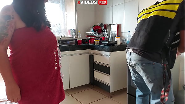 entregador acabou fodendo mulher casada