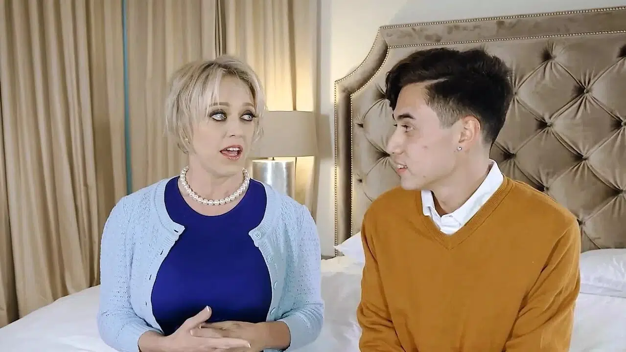 FamilyStrokes – Desperate Stepmom Dee Williams With Massive Jugs Begs Her Stepson To Impregnate Her