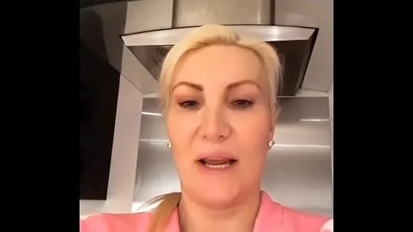 Free cams join ladies in their bedroom –  SophieJamesLive.com