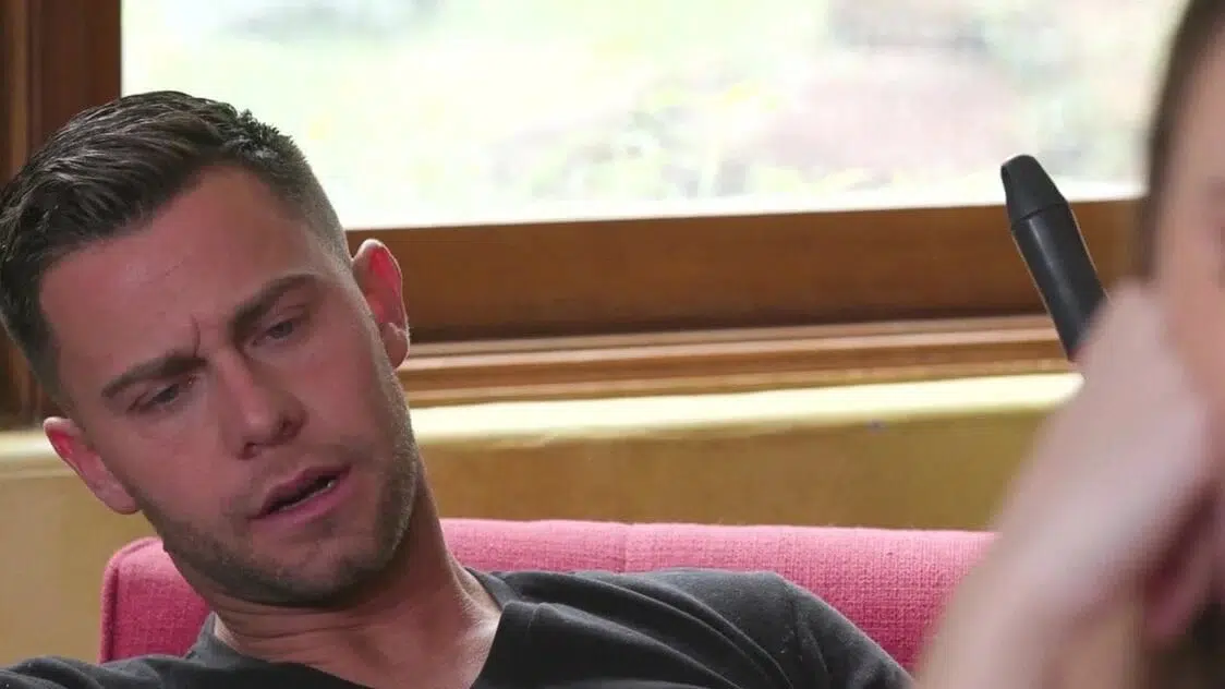 Juicy white dick plows young cunt