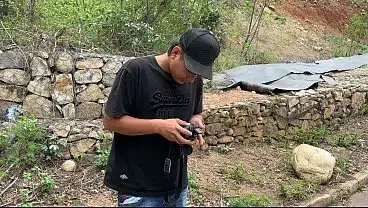 Mi primera sesión de fotos con chica culona desconocida termina en una fuerte follada y una rica corrida.