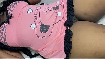 Mi vecina lesbiana le gusta cogerme en la noches me hace venir demasiado rico