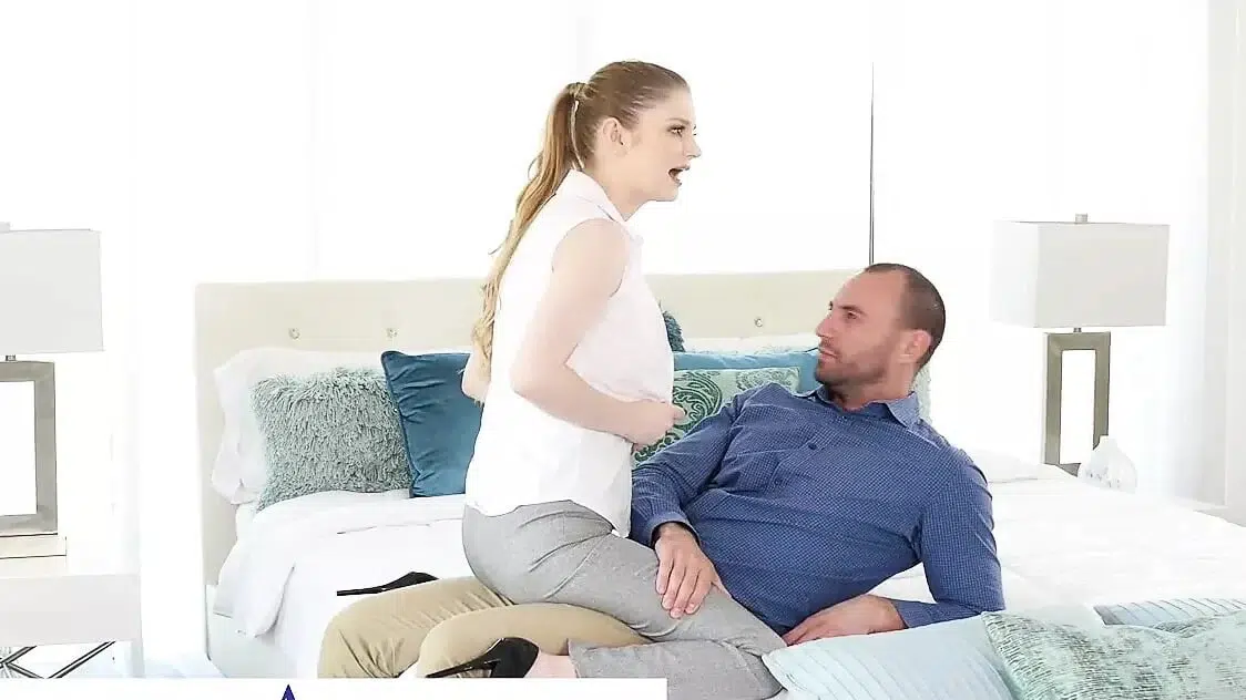 Naughty America -Bunny Colby knows how to sell a house