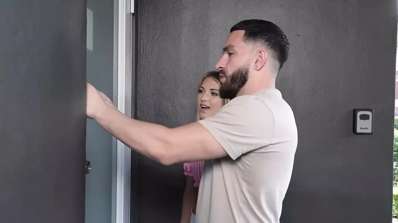 DAMN! He Filled My Tight Pussy Like A Puff Pastry!