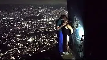 REAL AMATEUR – My thirsty neighbor wanted it riskier: Outdoor sex overlooking the city