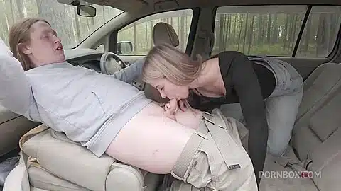 Alice Flore – Real Teen 18+ Couple Fucks On The Roadside In The Car