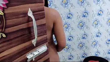 Bangladesi big ass bhabhi fuck in the bathroom xxx