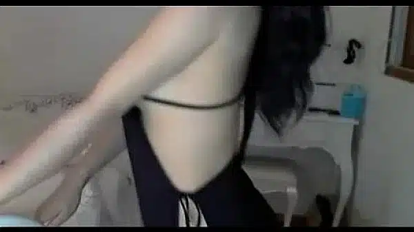Cute Asian girl stripping naked – XVIDEOS.COM