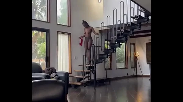 Dark Chocolate Almost Ate It Off The Stairs With Her Shirt Off #titties #ebony #Tall #Runway #Modelvibes #Highheels #Ke …