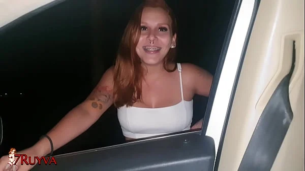 Essa puta safada da para todo mundo sem camisinha