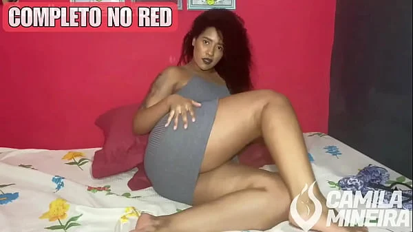 Gostosa tirou a calcinha e ficou só de vestidinho indo porra na boquinha