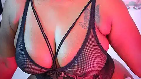 Hot Tub Fucking With Sexy Jamacian