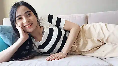 Normal Thai Girl Seduced Into