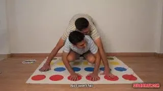 juego con mi hermanastro a que me destroce el culo, no creeras lo abierto que quedo