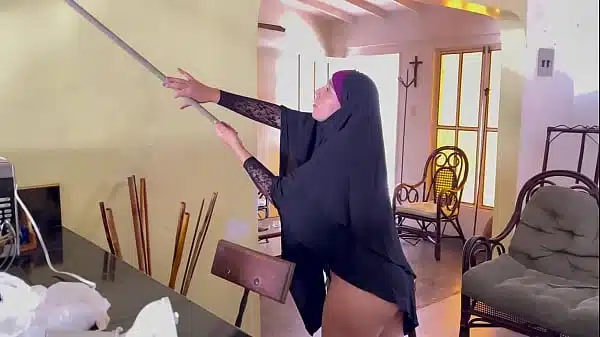 Arab Muslim stepmother in lingerie for her stepson