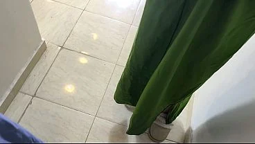 فيلم سكس سباك وصاحبو ينيكو صاحبت البيت عشان يصلحو حنفية سكس عرب ساخن  كلام بيهيج صوت واضح جسم ملبن