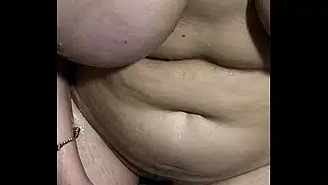 نيك خادمة جزائرية في حمام سكس عرب ساخن  جديد كلام بيهيج جسم ملبن صوت واضح