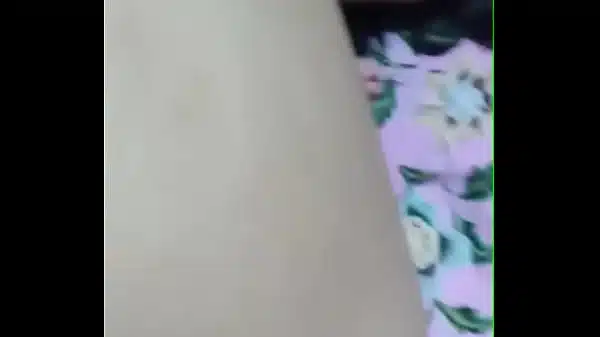 di luar lagi hujan kebetulan suami sedang pergi keluar kebetulan tetangga main kerumah