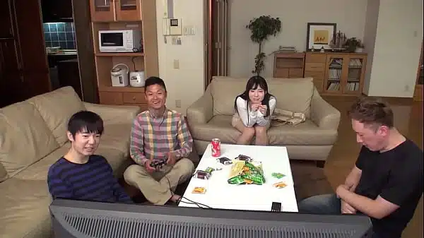 「気持ち良くてクセになっちゃう…」小悪魔お姉ちゃんとのドキドキなプレイ！　「スッゴ～イ！いっぱい出てる～！」机の下から隠れ手コキでイカされ、更にお部屋で激しく濃厚エッチ！【パート2】