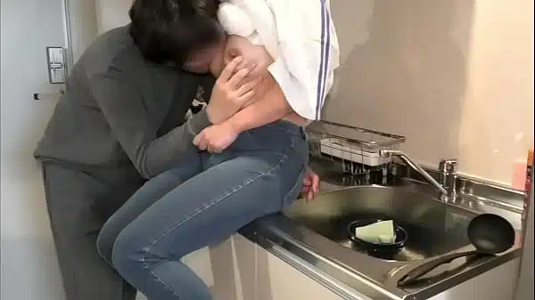 ムラムラした後に激しいS○Xを繰り広げるラブラブな新婚夫婦