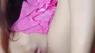 Flaca hermosa se masturbá solita