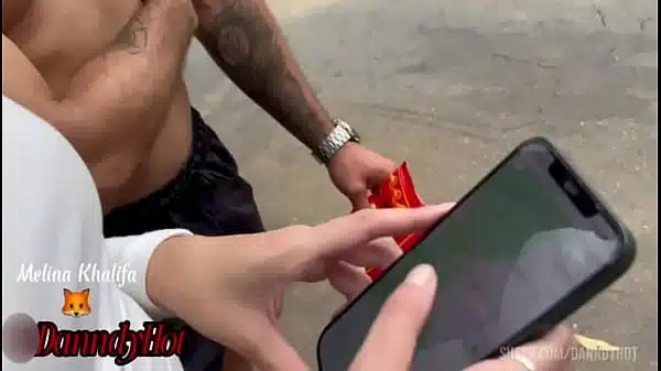 FUDENDO COM A NOVINHA NO CARRO NO MEIO DO TRANSITO