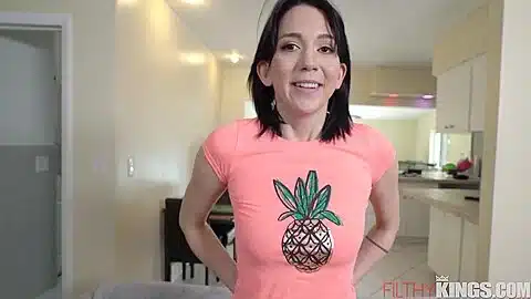 Fun Times With This Newbie Cutie Riley Jean