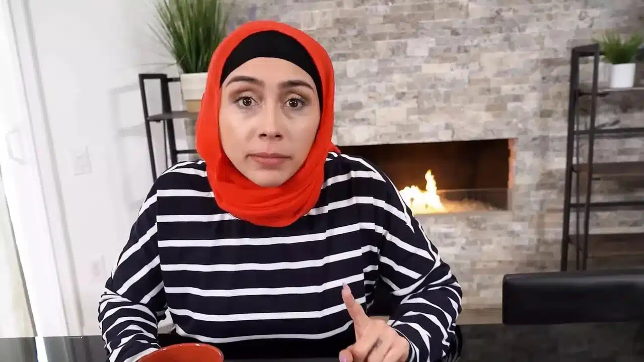 Hijab Hookup – Middle-Eastern Stepmom Suspected Her Husband Is Cheating Fucks Her Stepson As Payback
