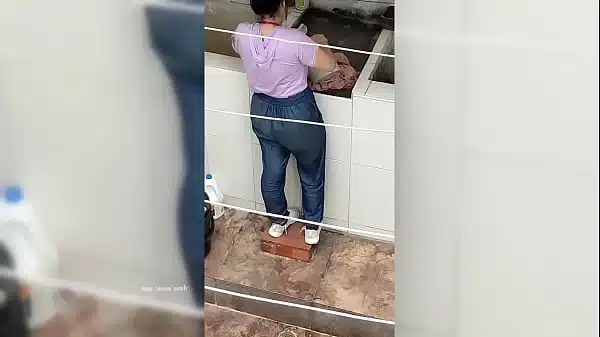 La NOVIA de Mi VECINO ESTABA LAVANDO y Todo Termino ASI Porque Que Es Una ZORRA !