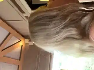 Lily Shams I Open My Legs For Delivery Guy Onlyfans Video