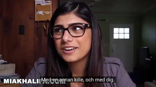 MIA KHALIFA – Interracial Sex med ledsen arabisk flicka och välutrustade afroamerikanska killar