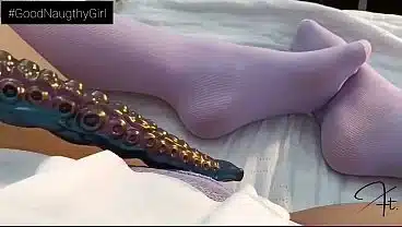 OMG THIS 38 CM SEA MOUNTER GETS INTO ALL MY HOLES!!!