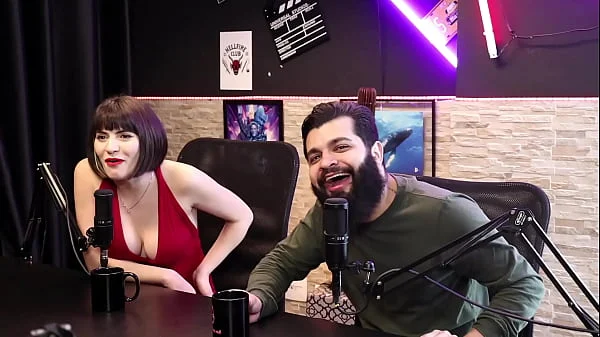 Lord Kenobi fala do chute que levou no saco para tentar entender qual é o prazer que sentem com o Ballbusting – Lady Snow e Lord Kenobi