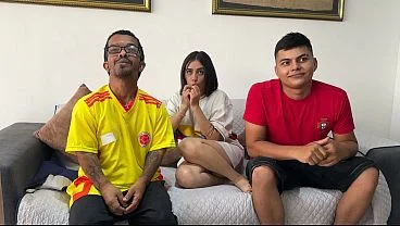 Mi mejor amigo llorando mientras me cogia a su cachonda esposa por perder la apuesta del partido de Colombia vs Portugal.