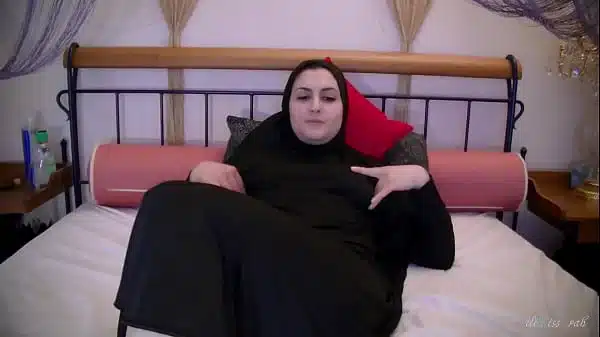 Muslim Slut Wearing Hijab JOI speaking English and Arabic – Lilimissarab