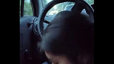 POV mamando la verga de mi novio dentro del carro