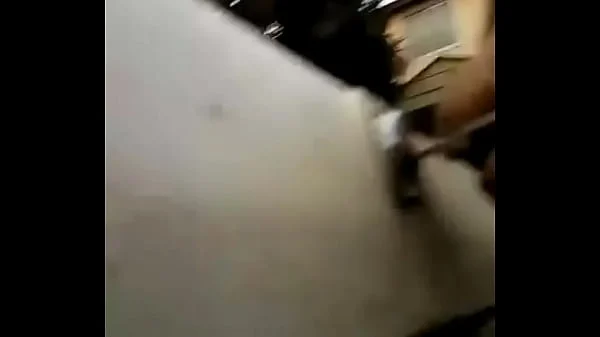 Pura en auto abandonado
