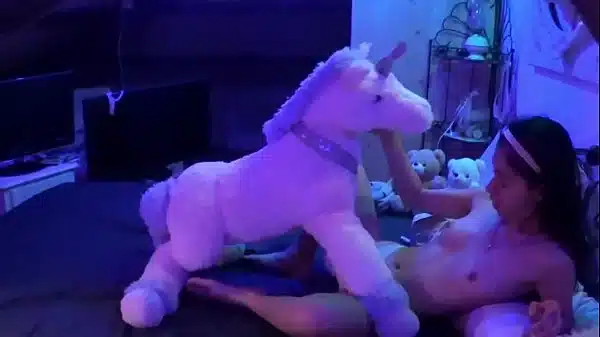 She has fun with her peluche