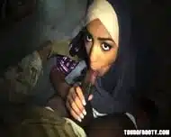 Une musulmane voile baise par un militaire amricain black