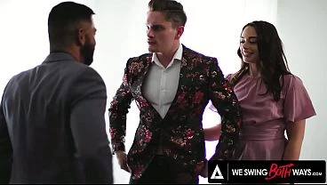 WE SWING BOTH WAYS – Perfect Bisexual DP And Cum Sharing During Hot Threesome