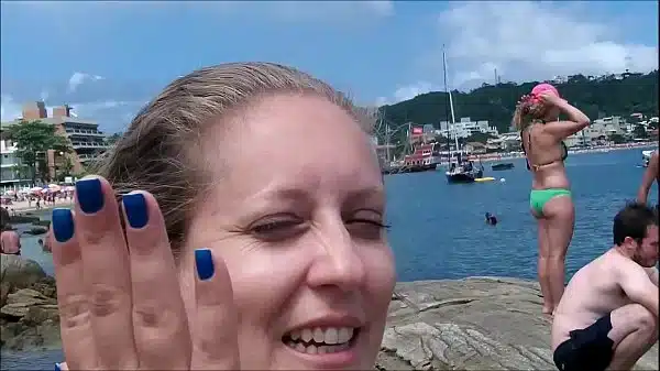 Bucear en la playa de Bombinhas en SC al sur de Brasil