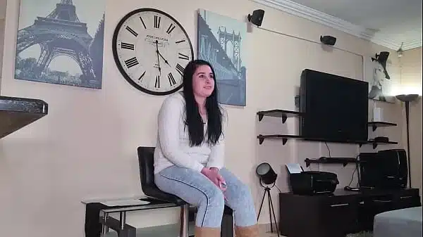 Casting girl interviewed to give pissing blowjobs | piss swallow